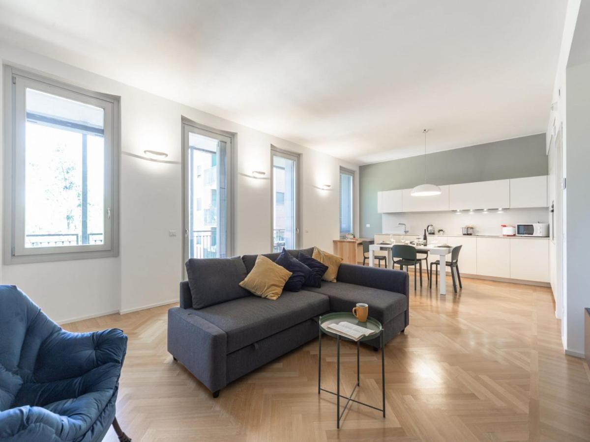 The Best Rent - Spacious Three-Bedroom Apartment With Terrace Милан Экстерьер фото